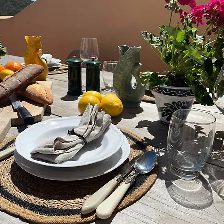 Santa Maria Village, Elviria, * Μαρμπέλλα