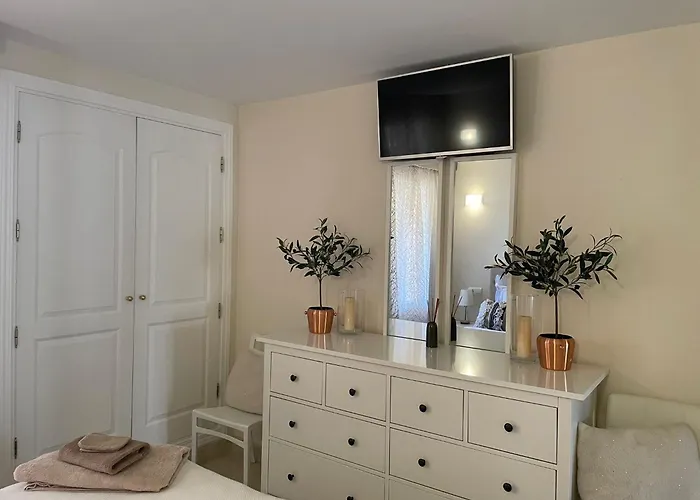 Santa Maria Village, Elviria, *