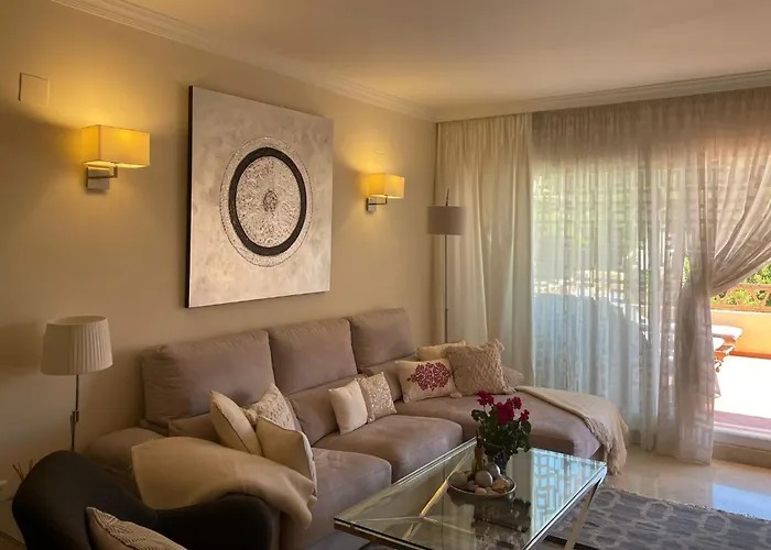 Santa Maria Village, Elviria, *