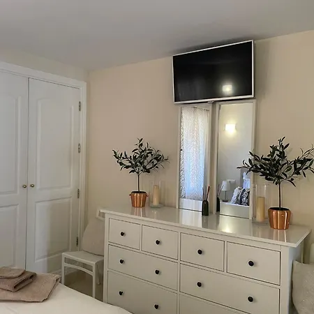 Santa Maria Village, Elviria, *