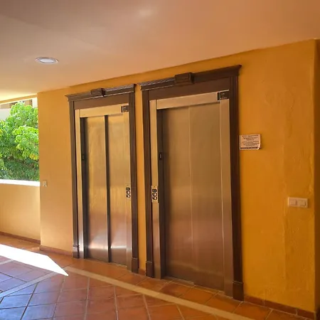 Santa Maria Village, Elviria,