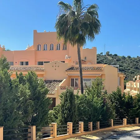 Santa Maria Village, Elviria,